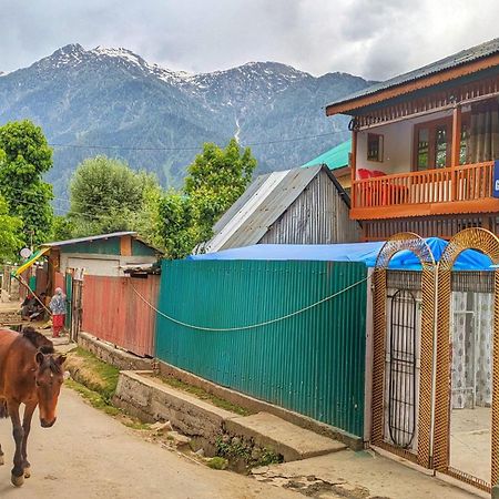 Mir Guest House Pahalgām Esterno foto