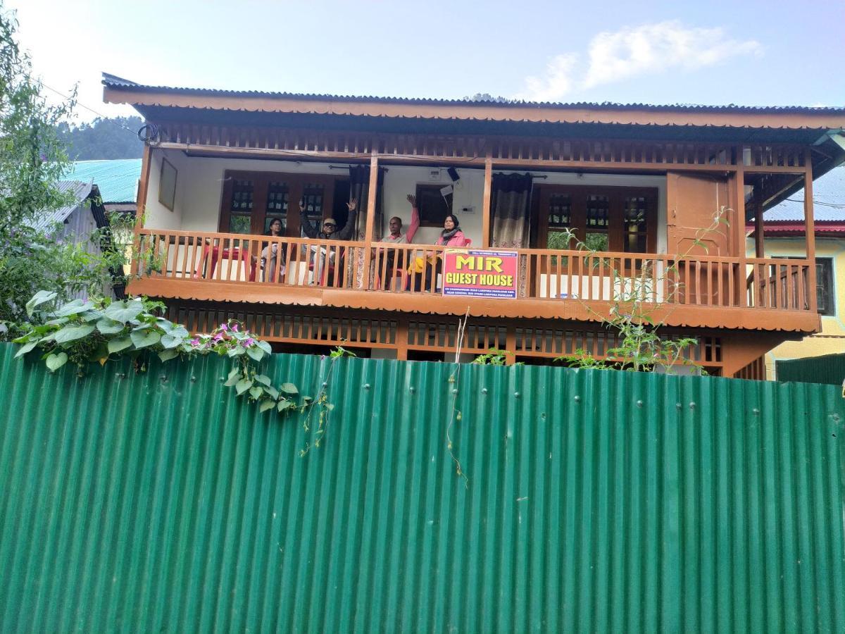 Mir Guest House Pahalgām Esterno foto