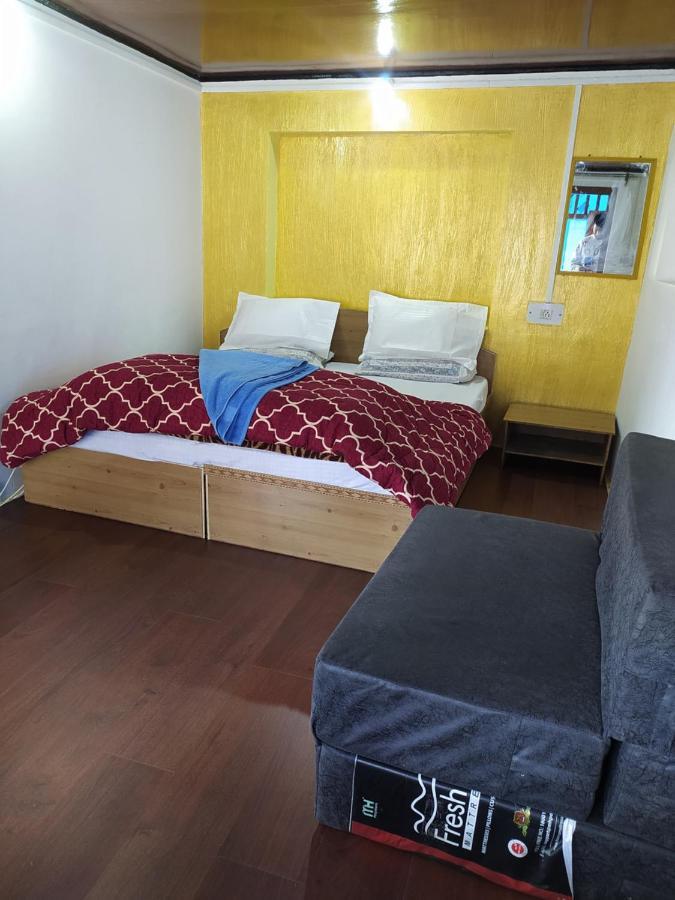 Mir Guest House Pahalgām Esterno foto