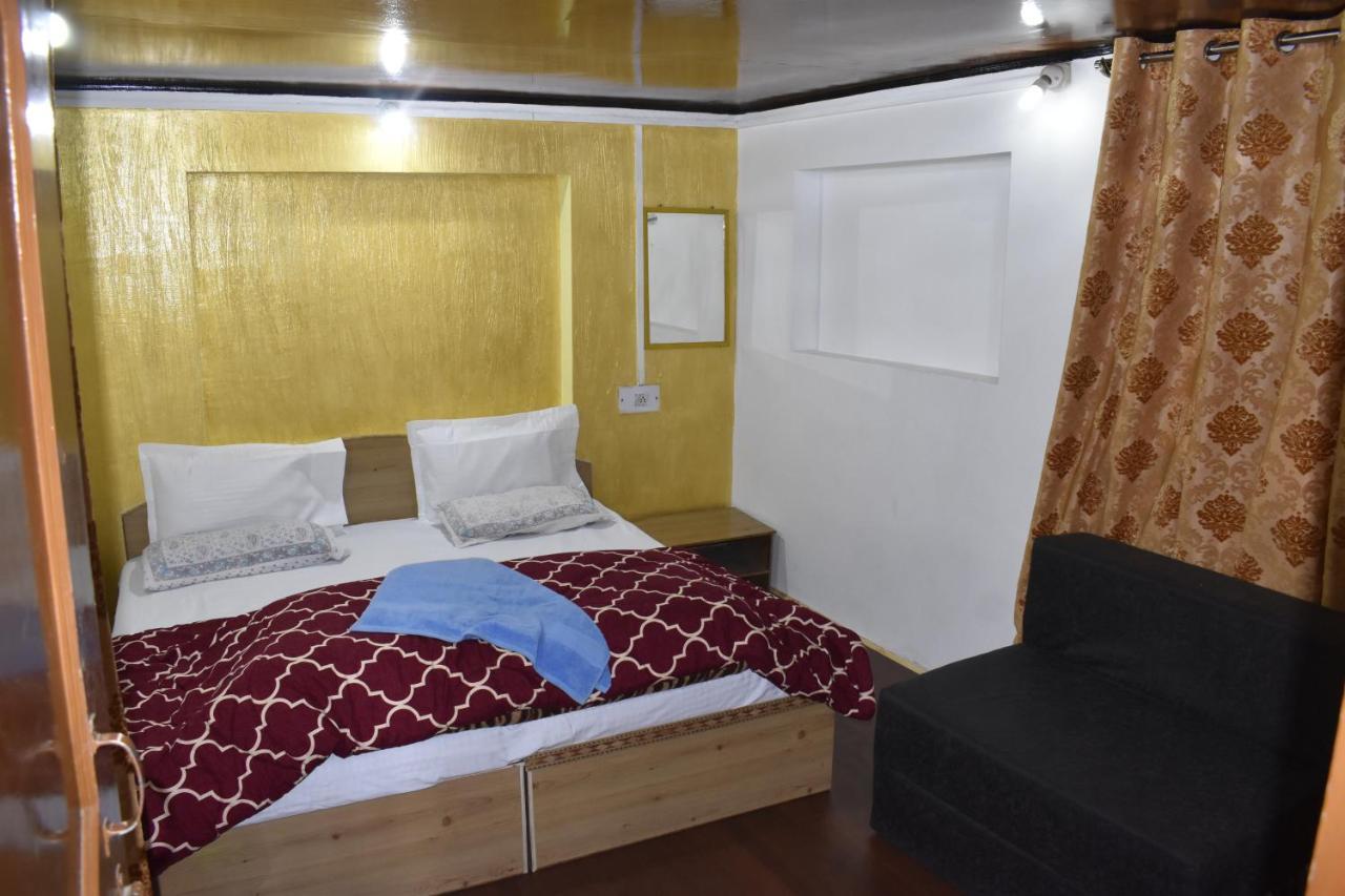 Mir Guest House Pahalgām Esterno foto