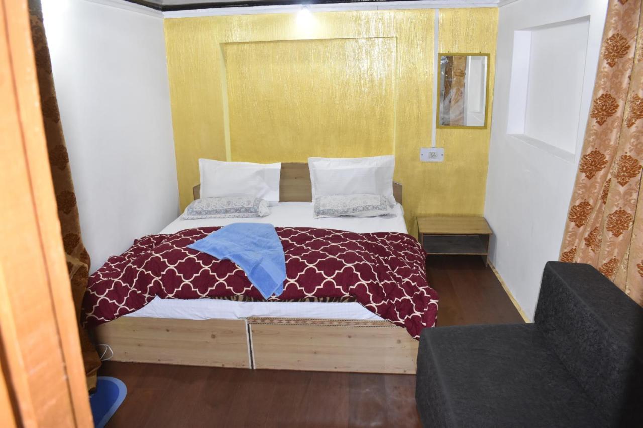 Mir Guest House Pahalgām Esterno foto