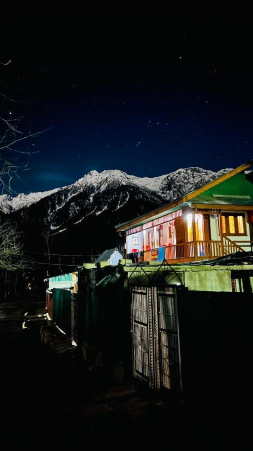 Mir Guest House Pahalgām Esterno foto