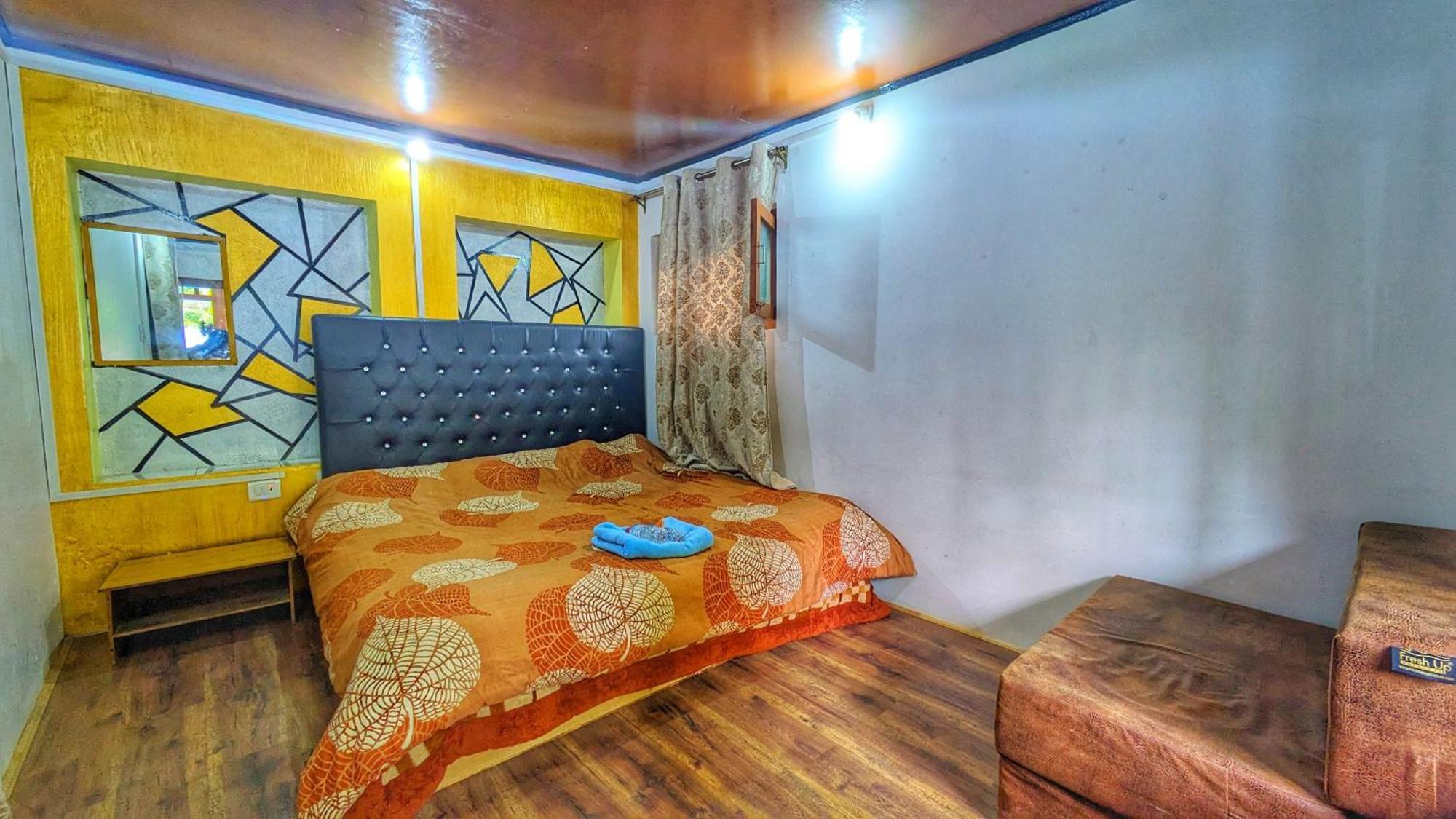 Mir Guest House Pahalgām Esterno foto