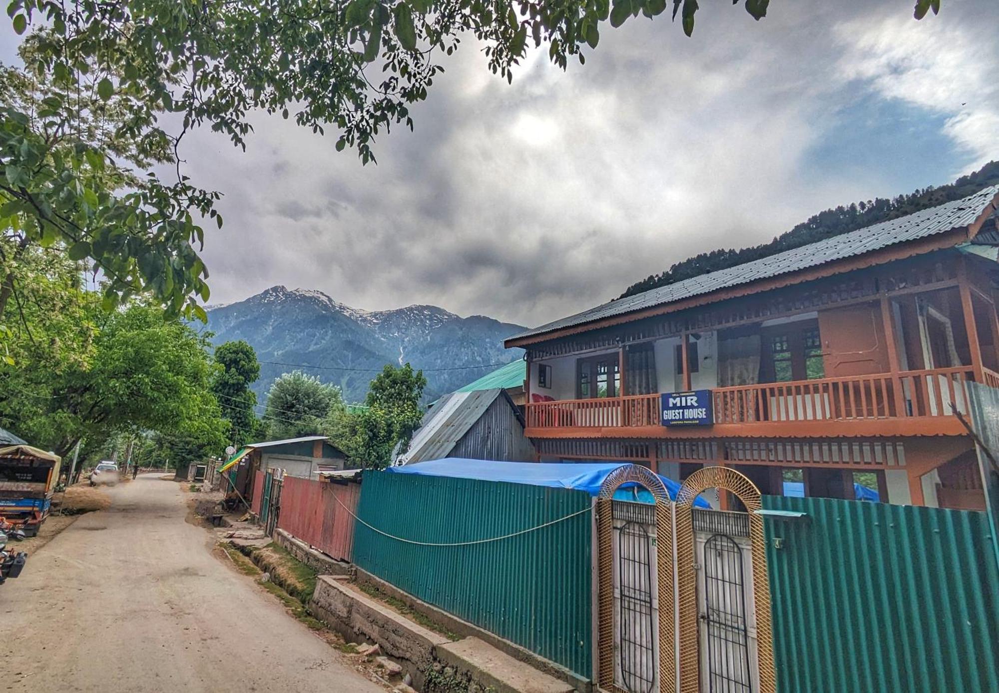 Mir Guest House Pahalgām Esterno foto
